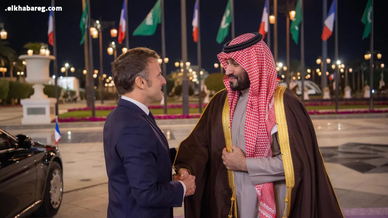 ولي العهد السعودي والرئيس الفرنسي يبحثان أمن المنطقة وحرية الملاحة